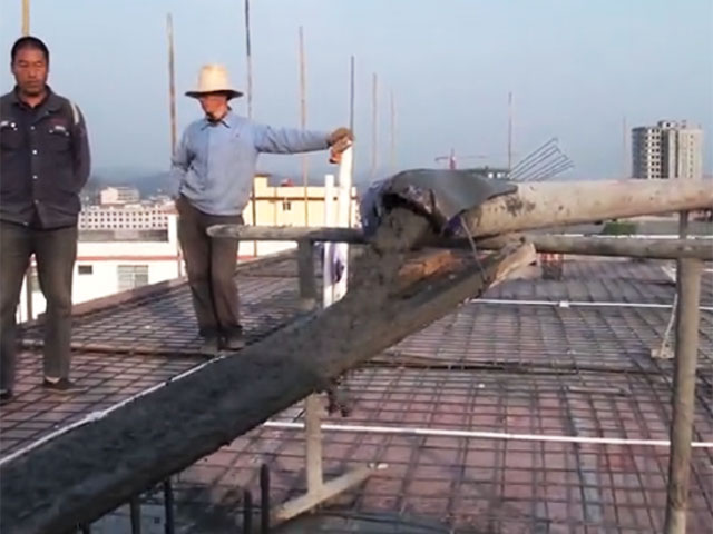 山東力源機械，車載式攪拌拖泵一體機現場施工視頻